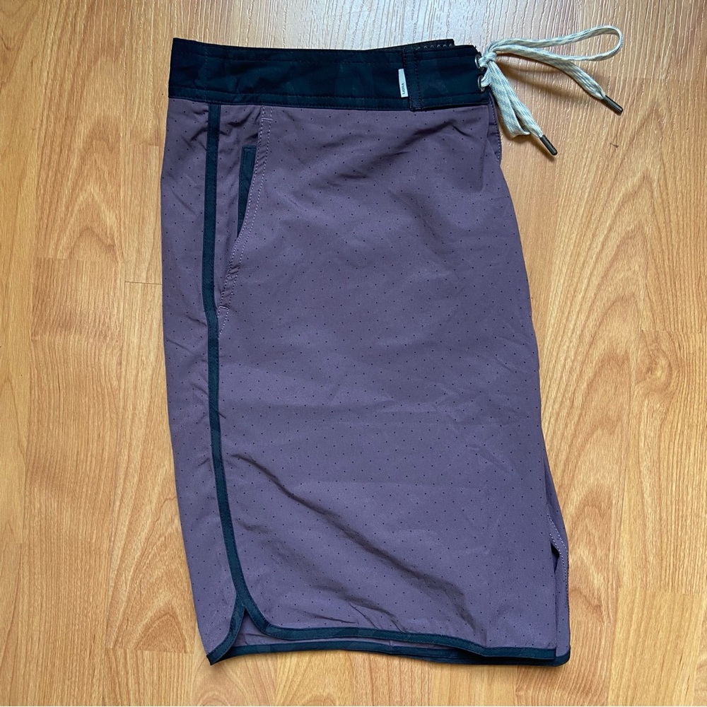 Vuori Men’s Logo Purple Drawstring Shorts Size 32 - Picture 4 of 12